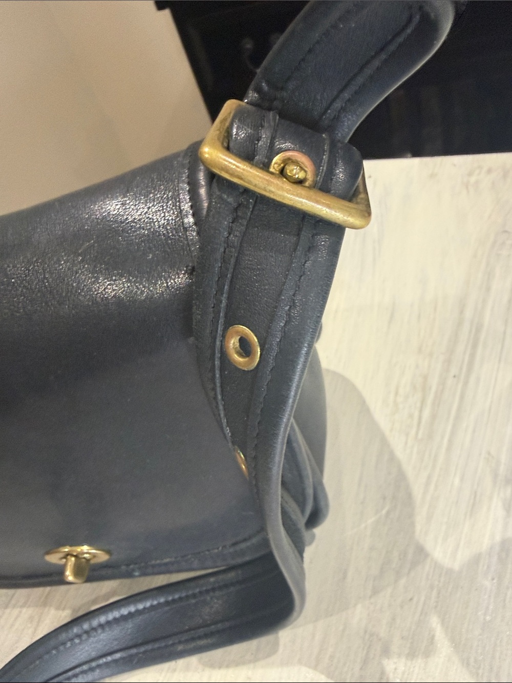 Vintage Coach Legacy Small Flap Black Leather Crossbody with Gold Turnlock - Picture 4 of 16